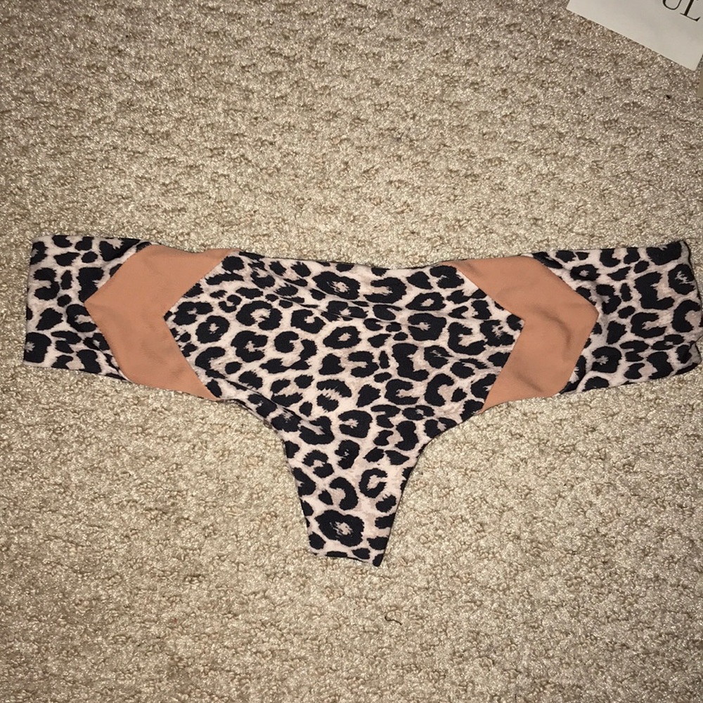 Acacia bottoms